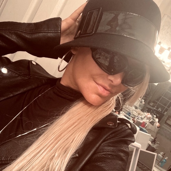 Black Felt Stylish Hat. One Size. - Picture 2 of 6